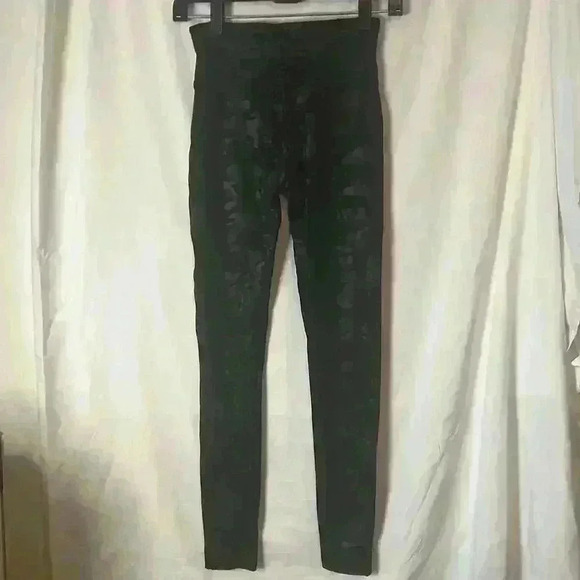 Spanx Camo Leggings - Picture 5 of 8